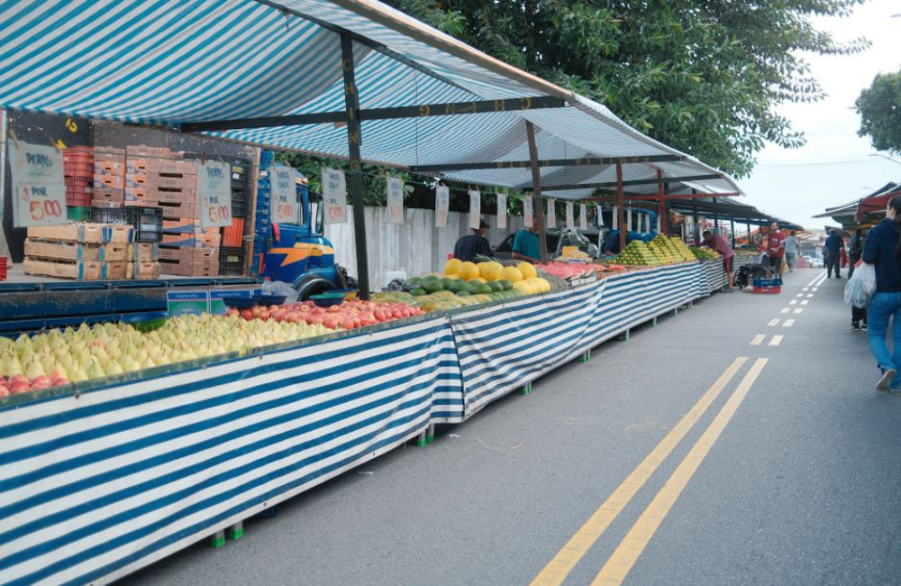 Supermarkt Zakynthos: ketens, openingstijden en duurzaam lokaal boodschappen doen